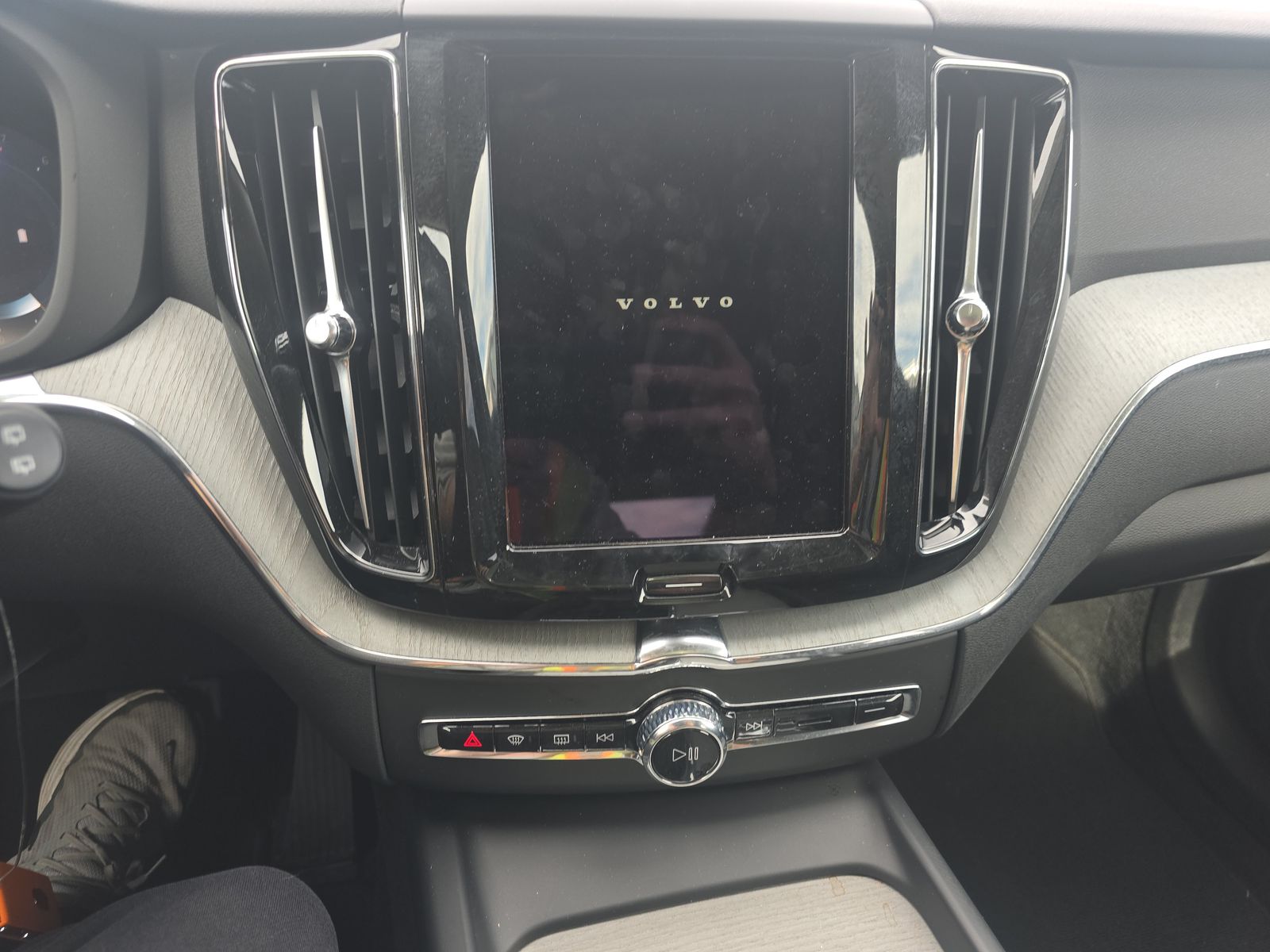 2025 Volvo XC60 B5 Plus AWD