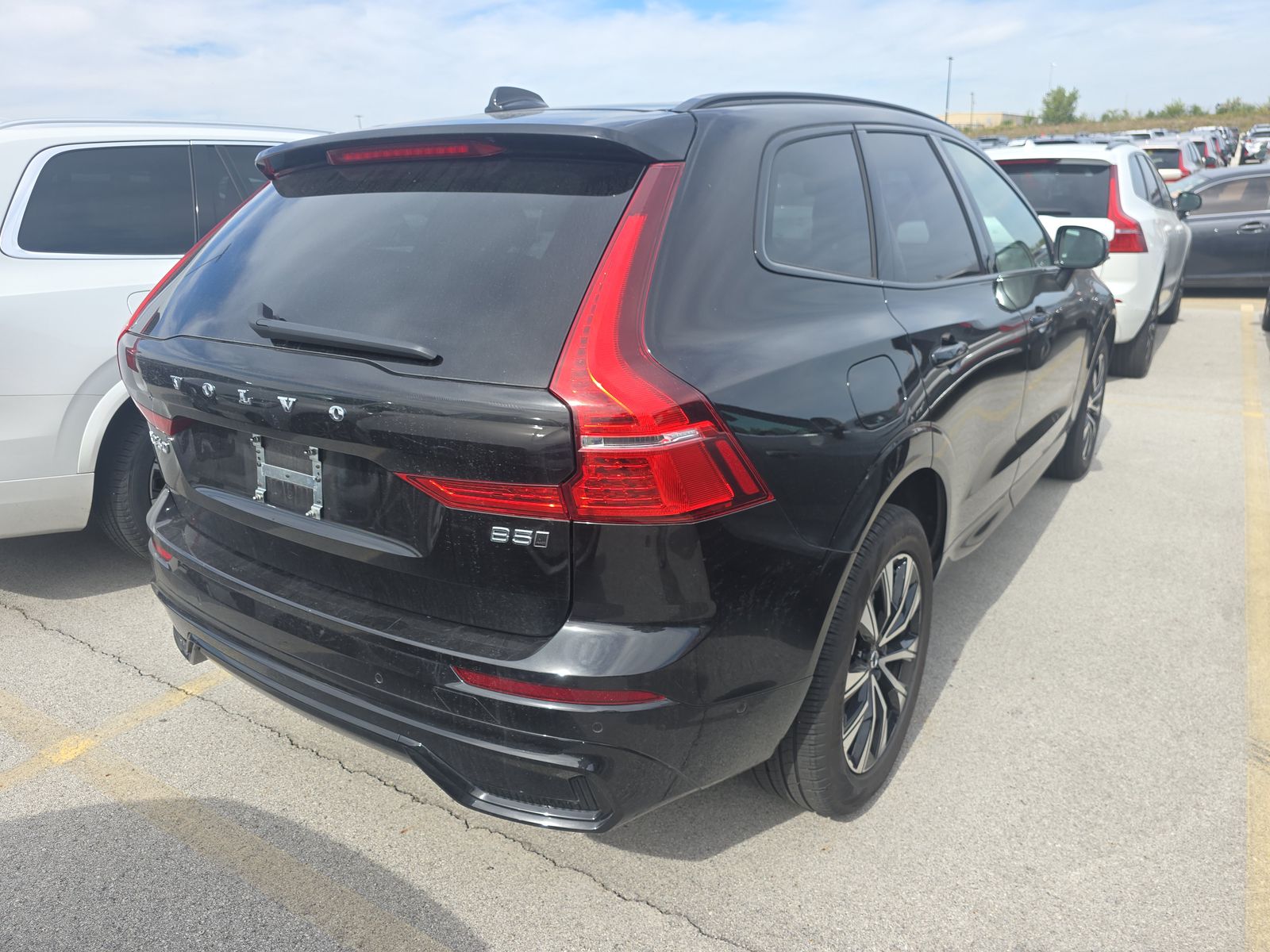 2025 Volvo XC60 B5 Plus AWD