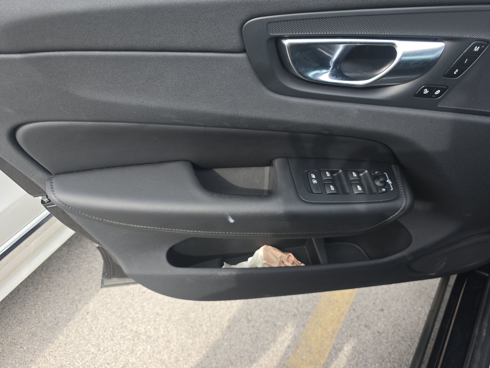 2025 Volvo XC60 B5 Plus AWD