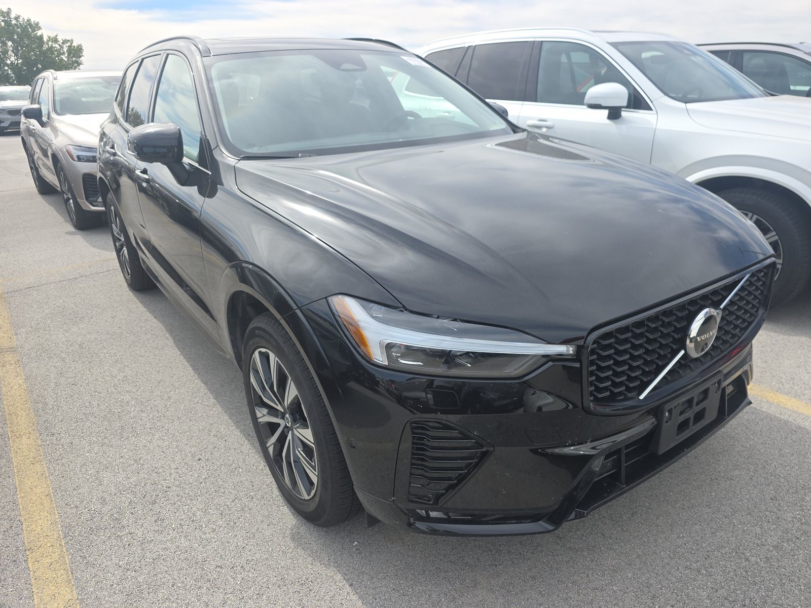 2025 Volvo XC60 B5 Plus AWD