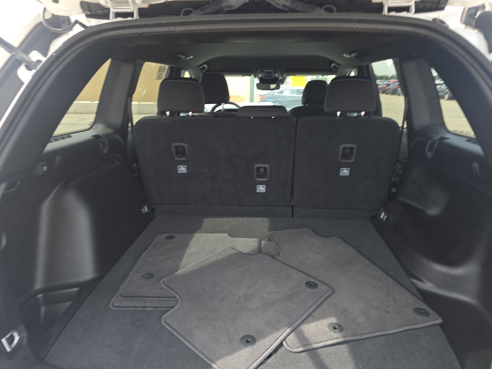 2024 Jeep Grand Cherokee Laredo AWD