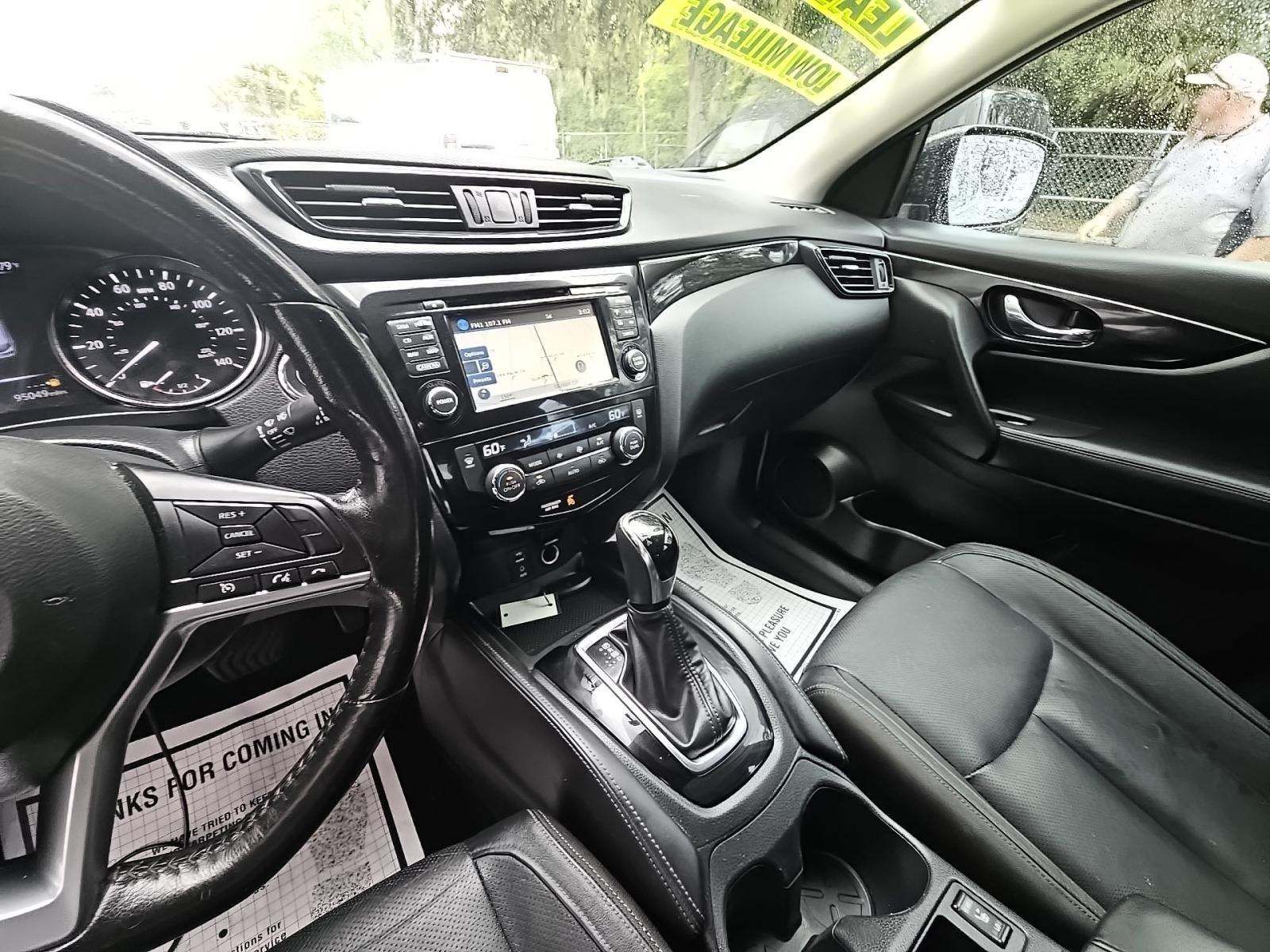 2017 Nissan Rogue Sport SL FWD