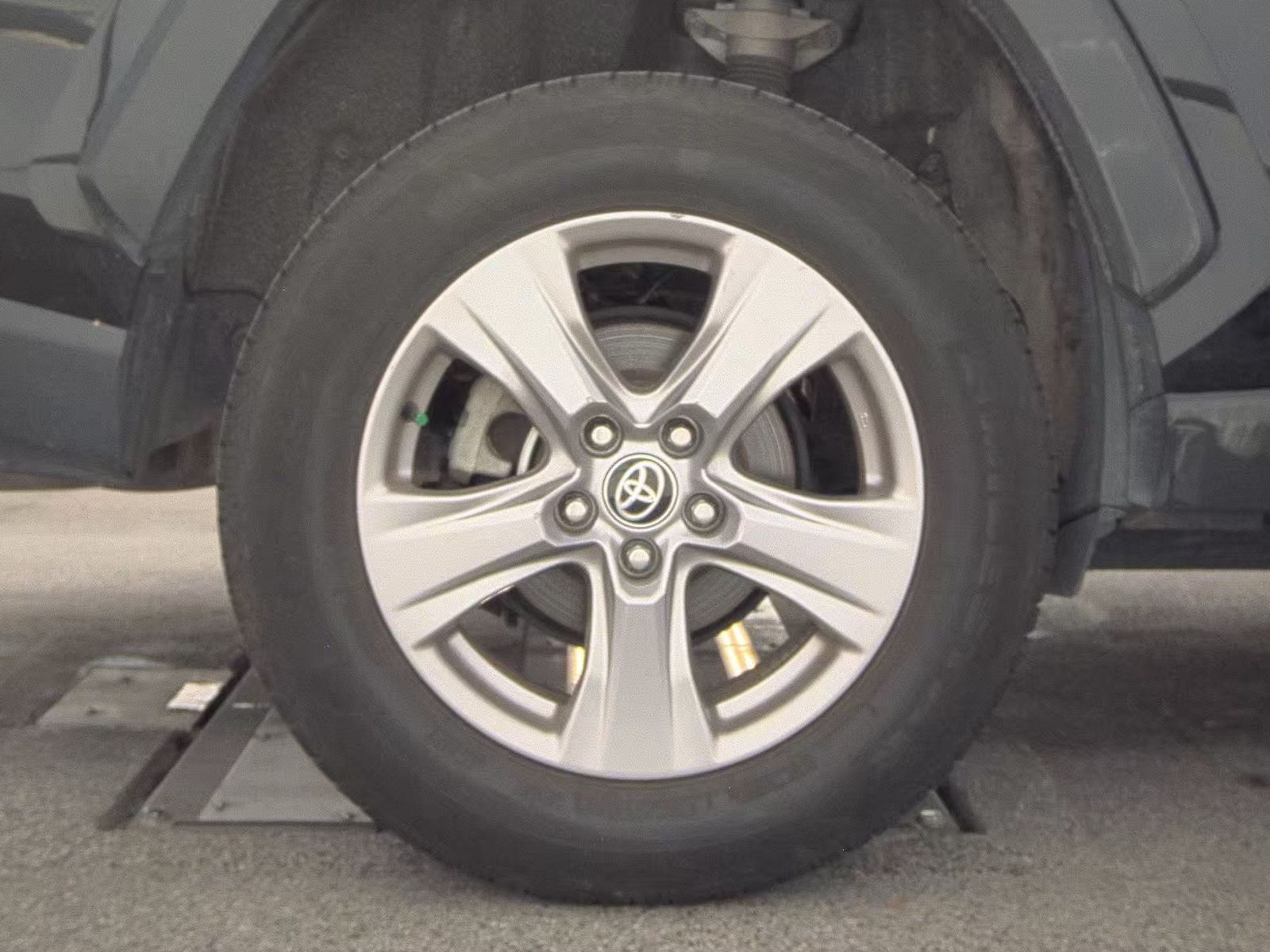 2023 Toyota RAV4 XLE FWD