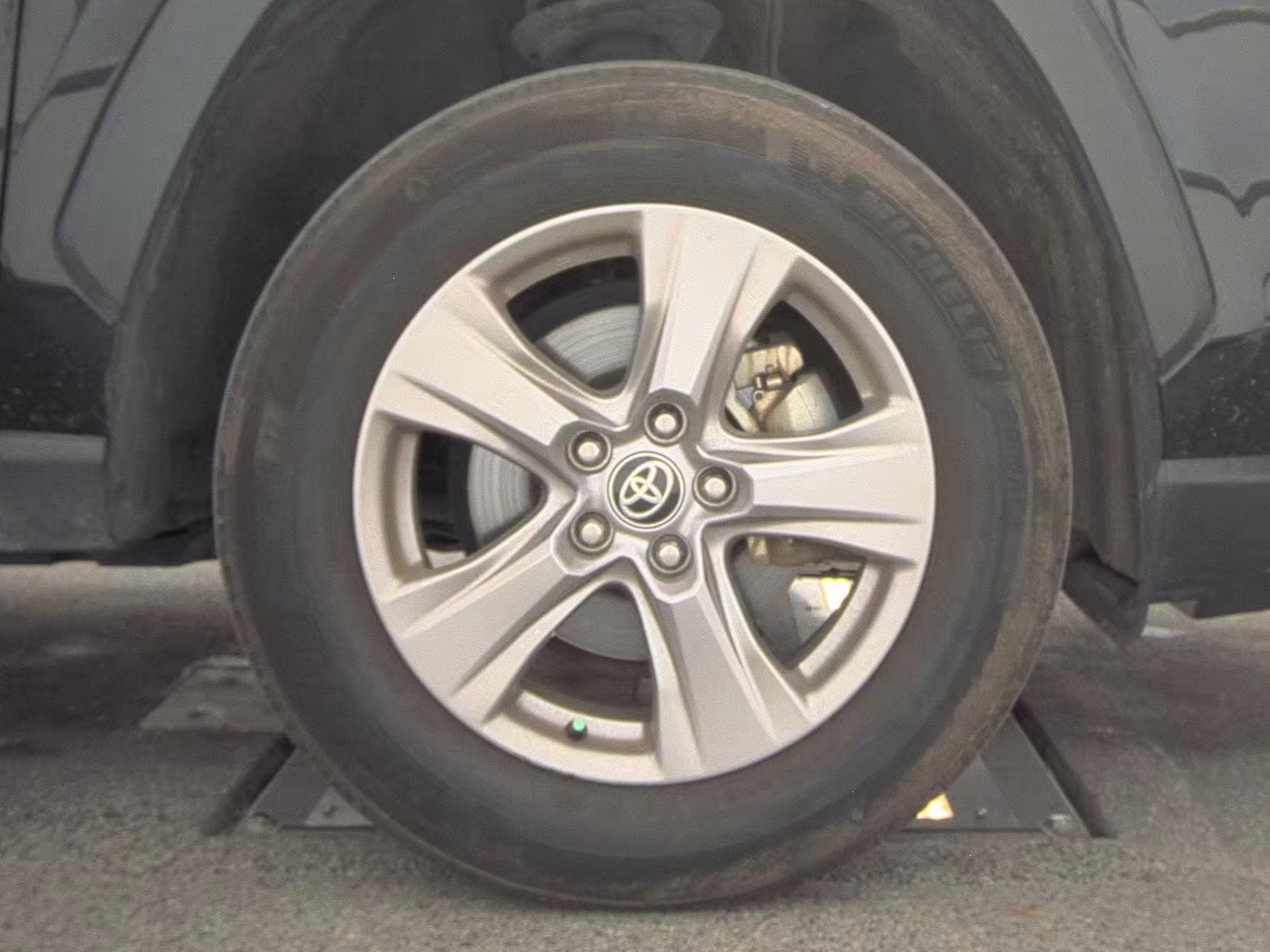 2023 Toyota RAV4 XLE FWD