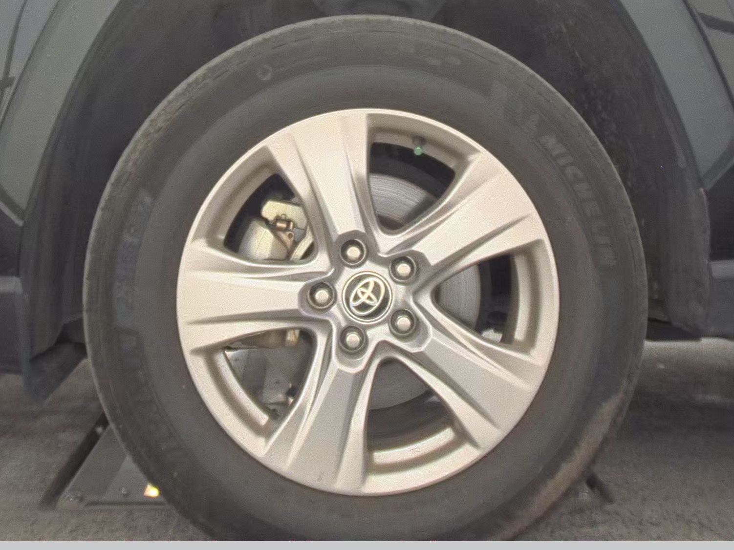 2023 Toyota RAV4 XLE FWD