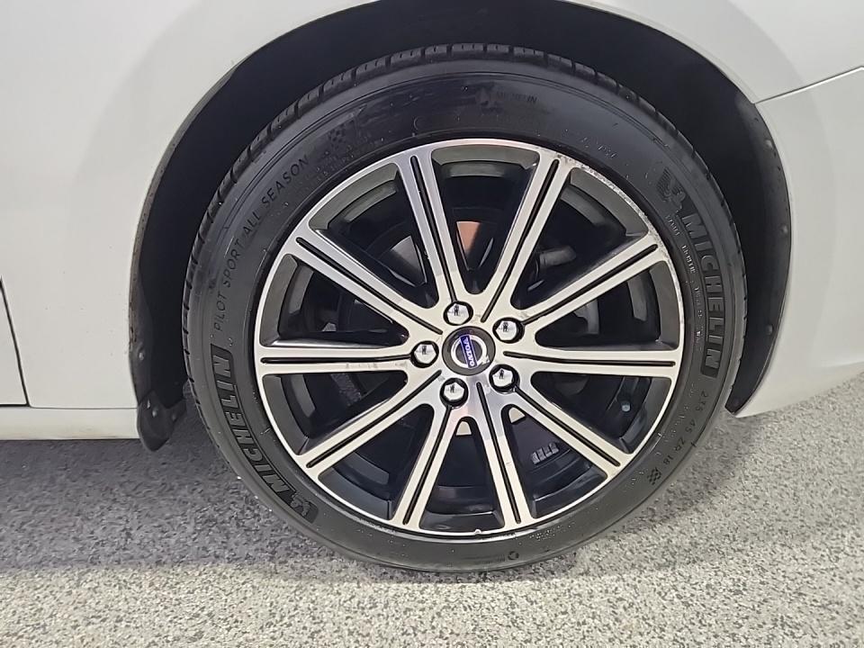 2017 Volvo S60 T5 Inscription Platinum FWD