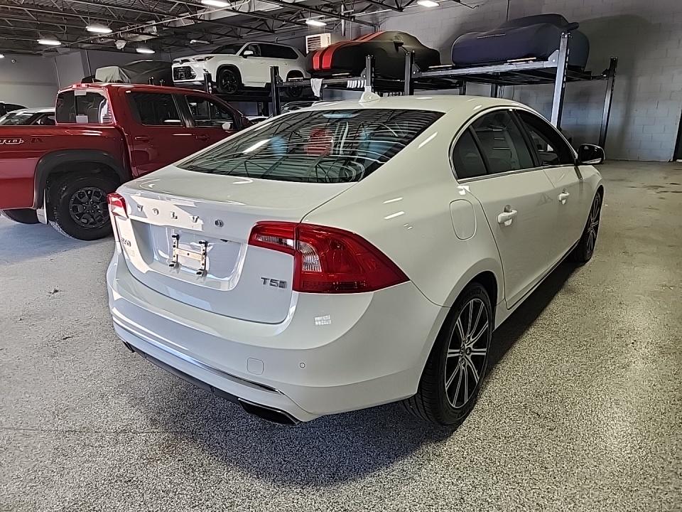 2017 Volvo S60 T5 Inscription Platinum FWD