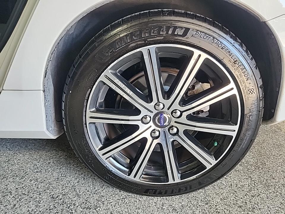 2017 Volvo S60 T5 Inscription Platinum FWD