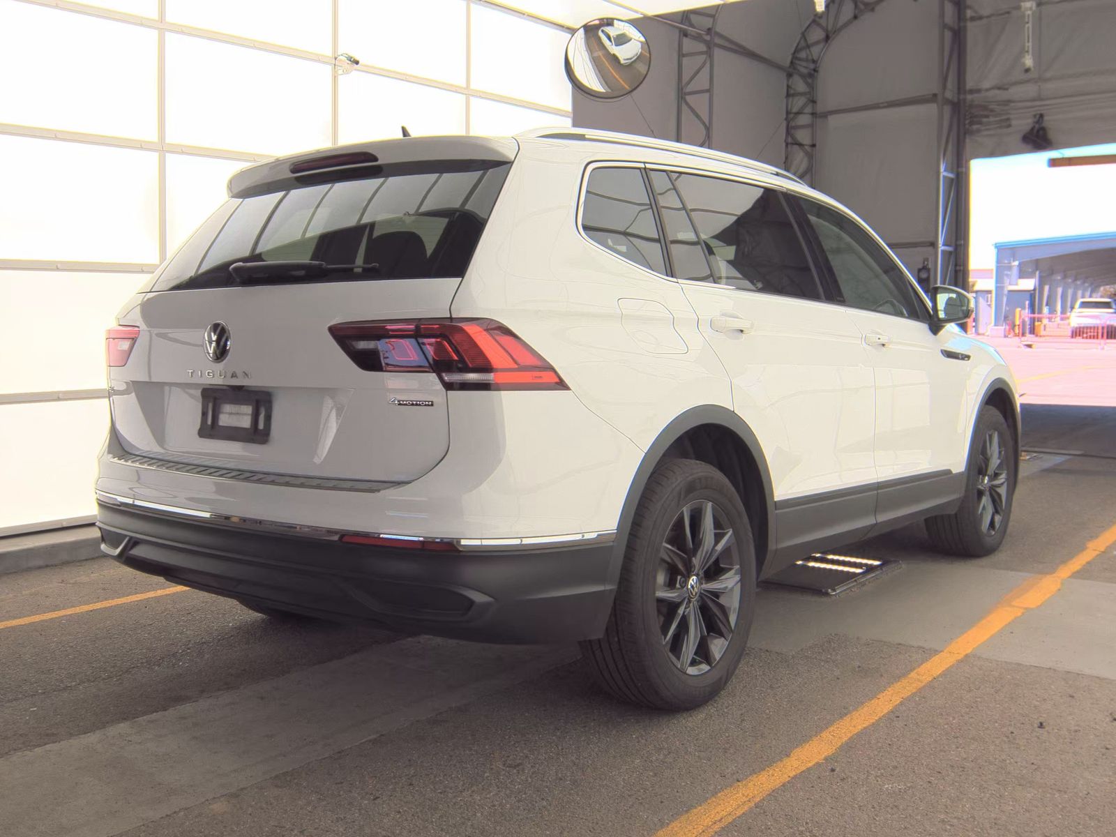 2022 Volkswagen Tiguan 2.0T SE AWD