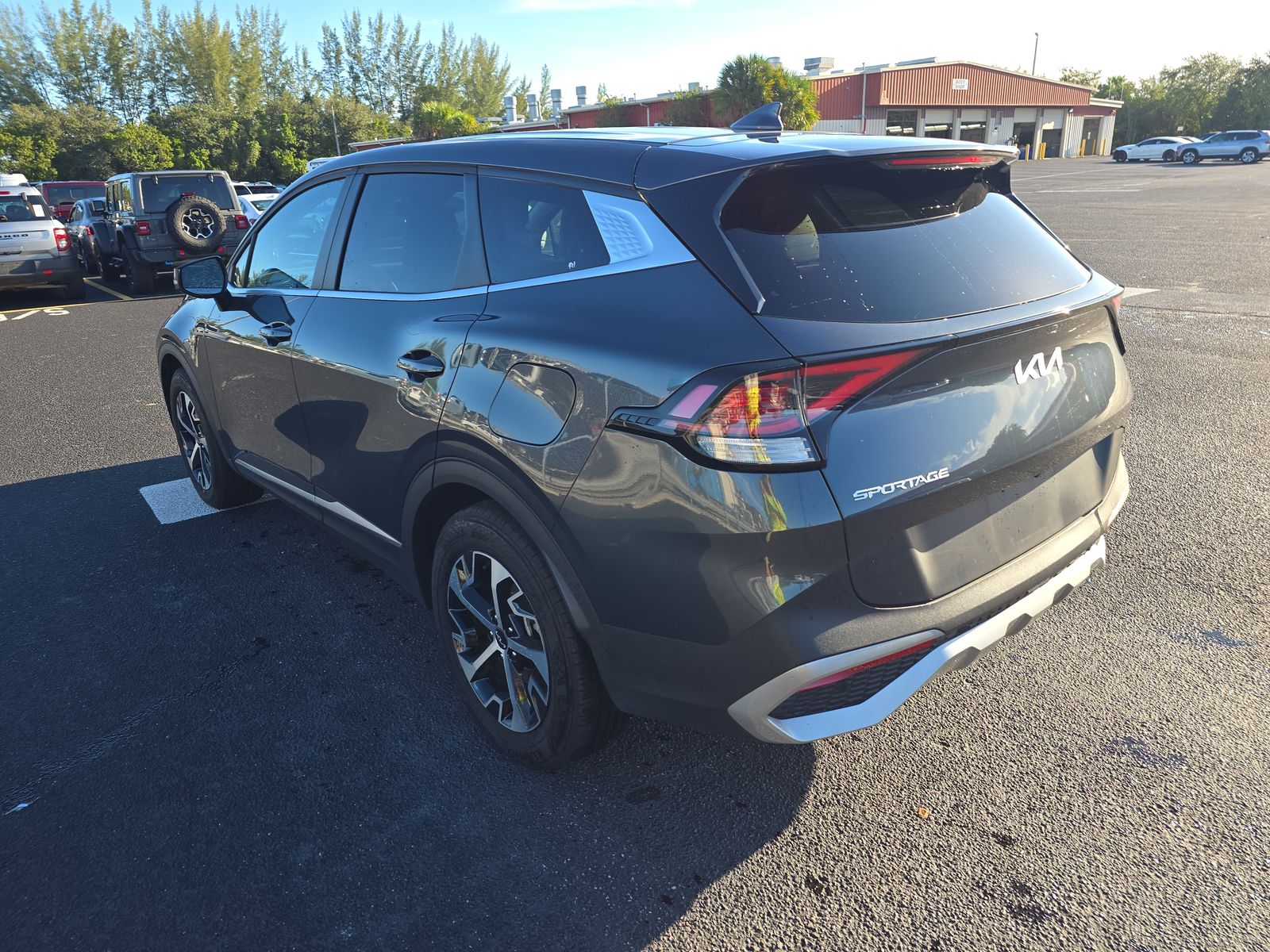 2024 Kia Sportage EX FWD