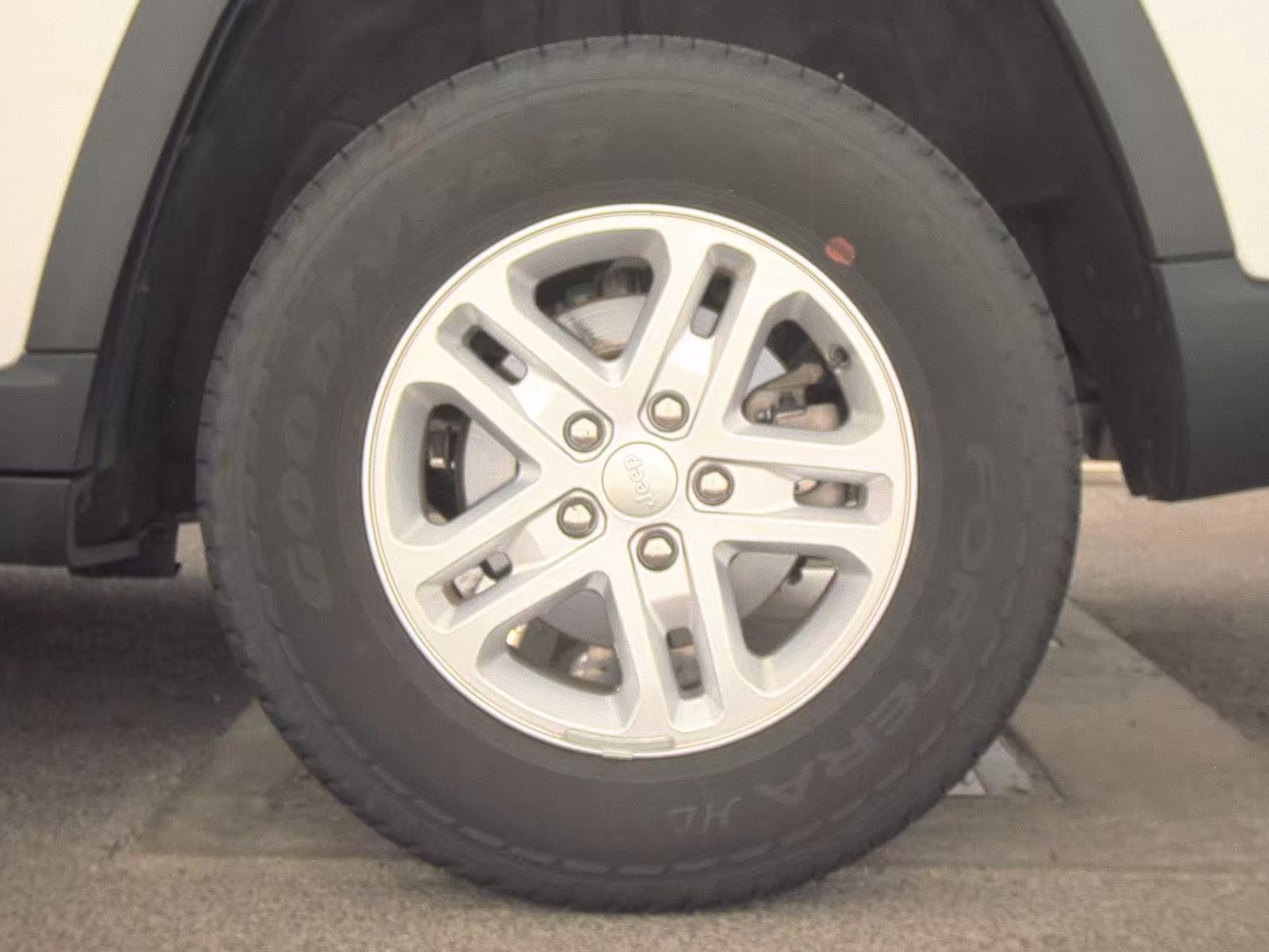 2024 Jeep Grand Cherokee Laredo AWD