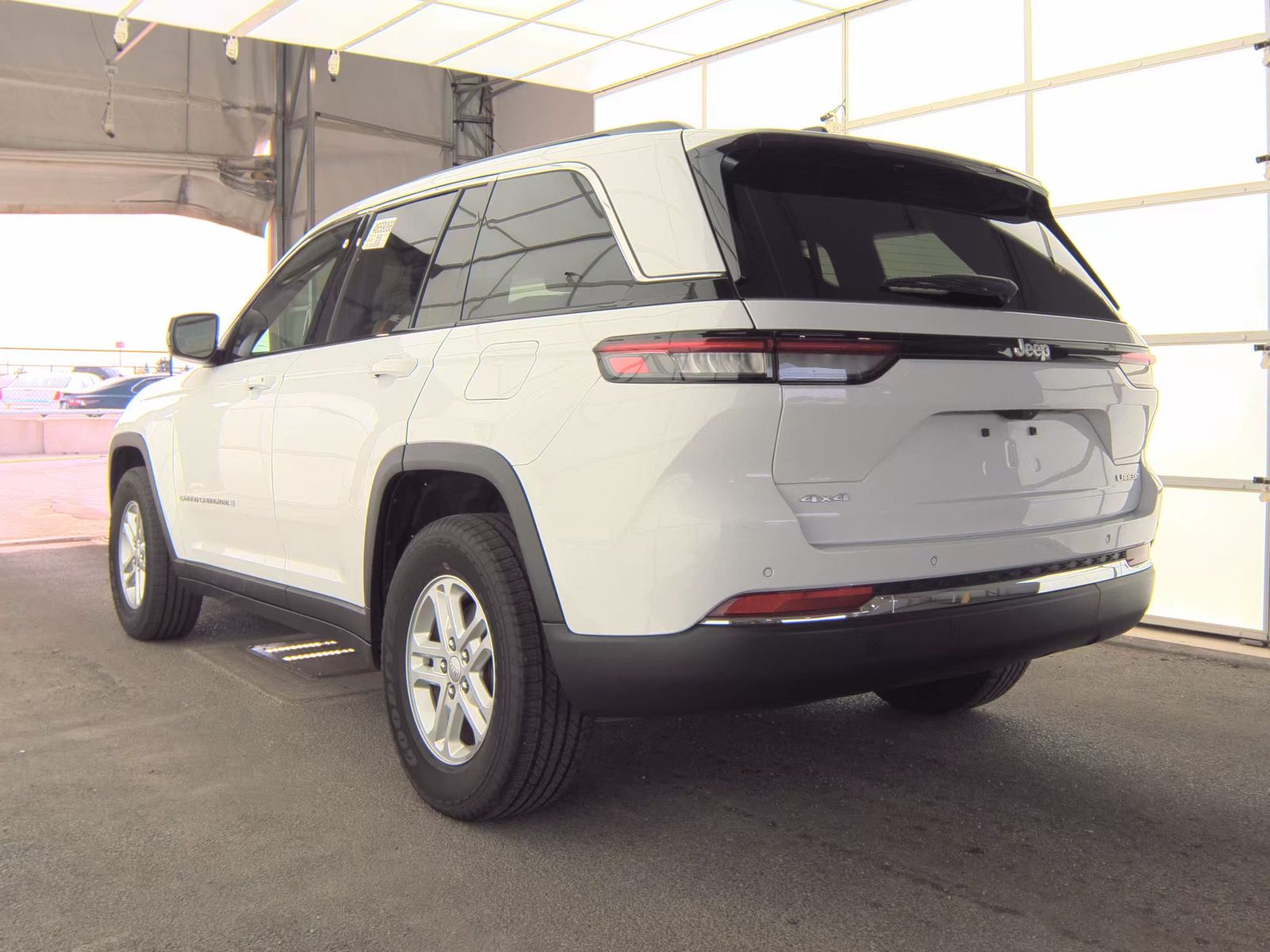 2024 Jeep Grand Cherokee Laredo AWD