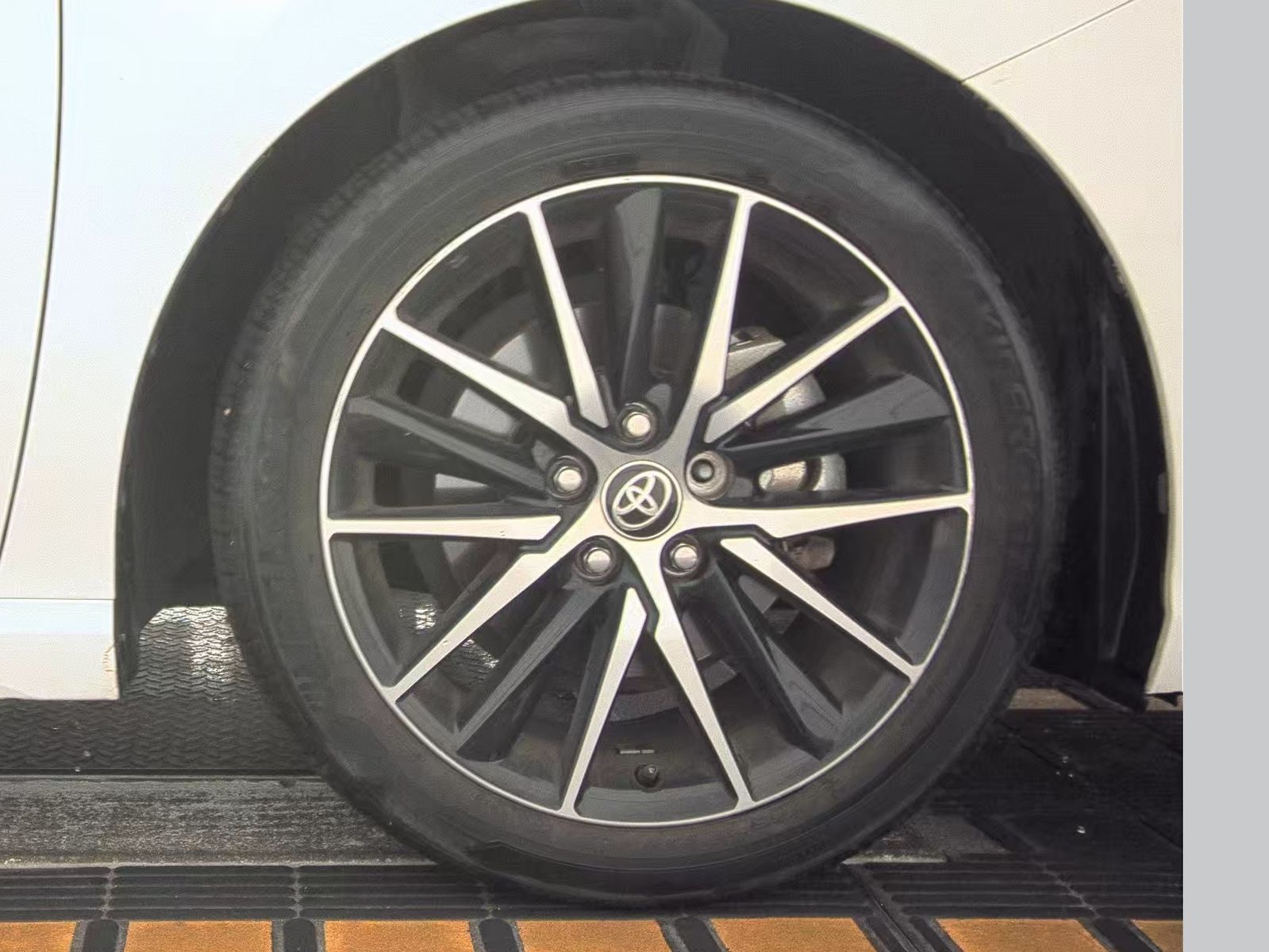 2024 Toyota Camry SE FWD