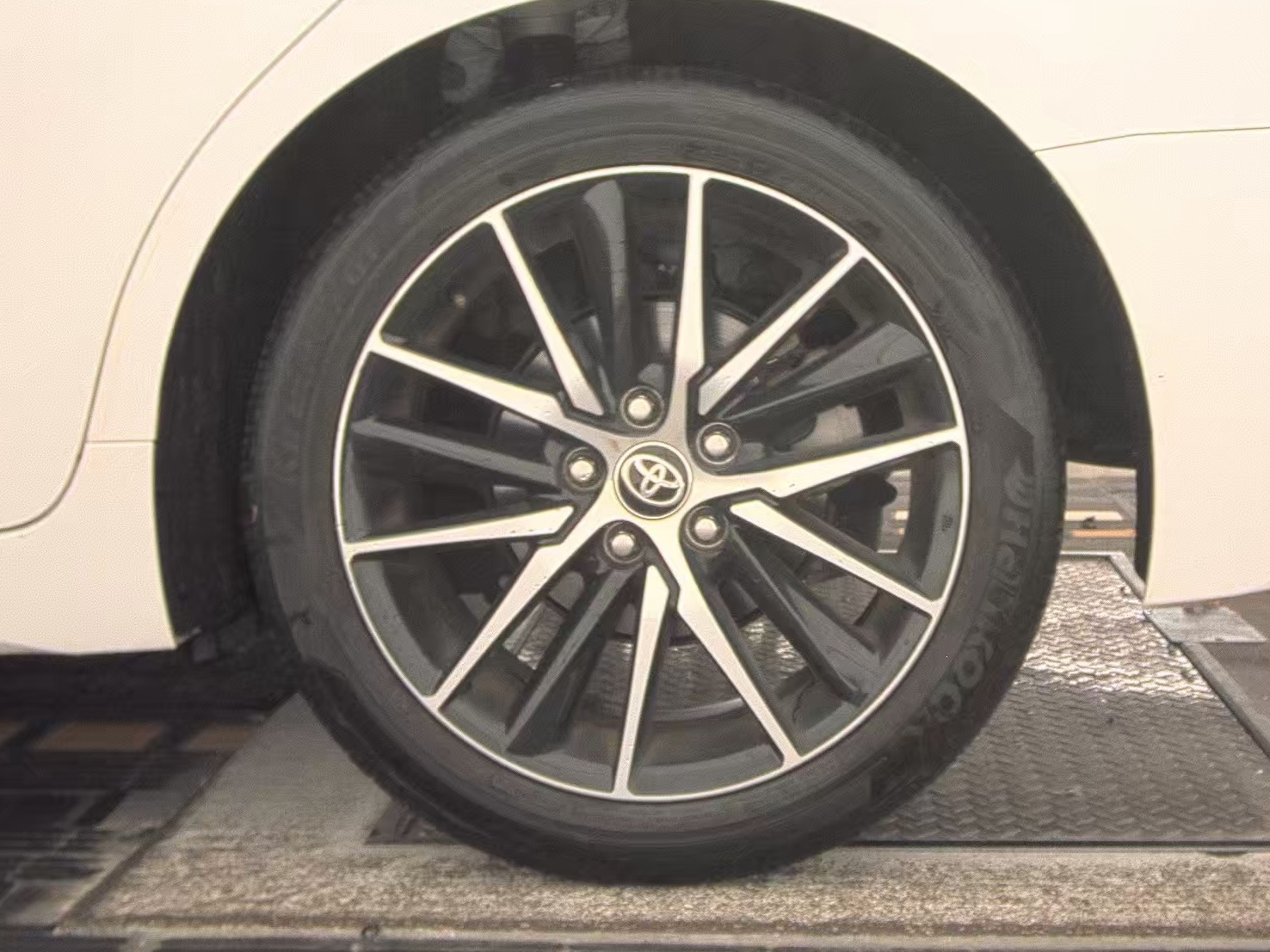 2024 Toyota Camry SE FWD