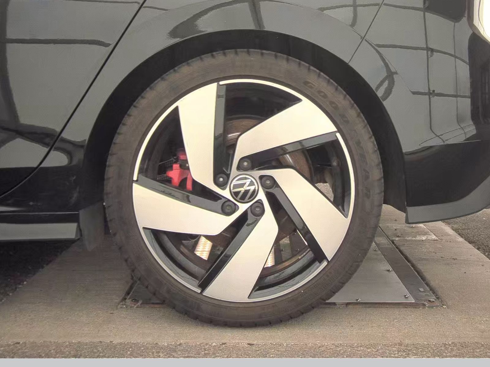 2024 Volkswagen Golf GTI 2.0T S FWD