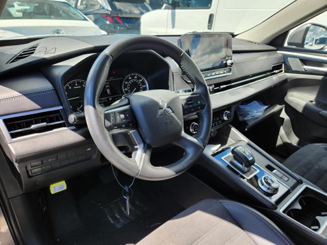 2024 Mitsubishi Outlander SE FWD