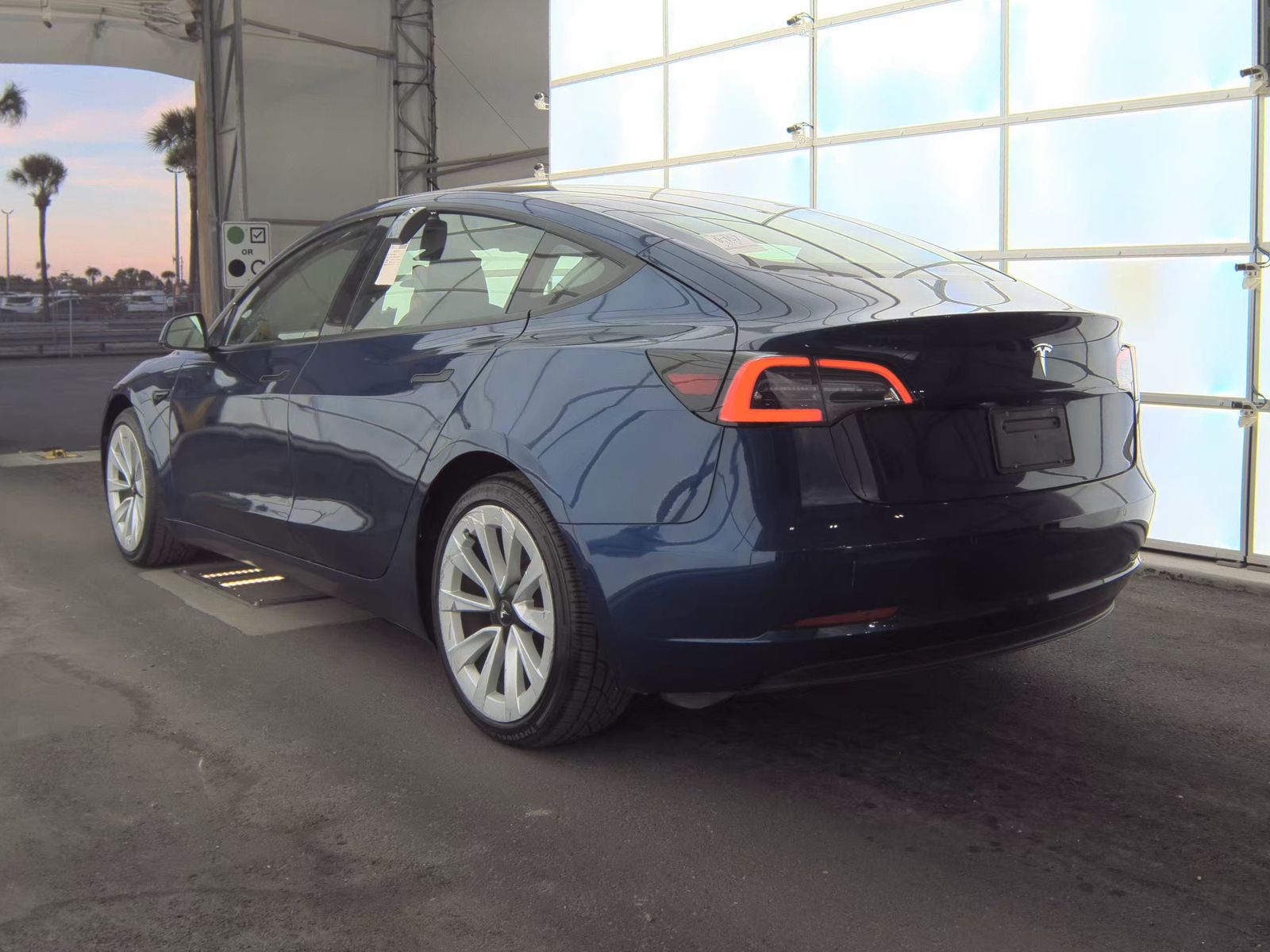 2022 Tesla Model 3 Standard Range RWD