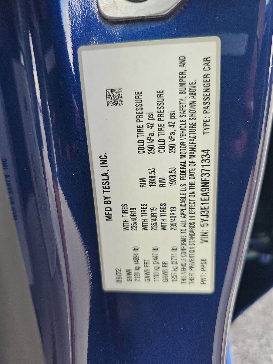 2022 Tesla Model 3 Standard Range RWD