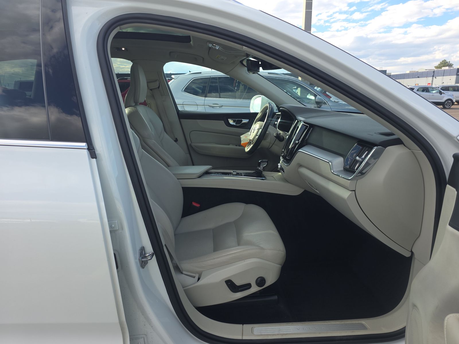 2021 Volvo XC60 T5 Momentum AWD