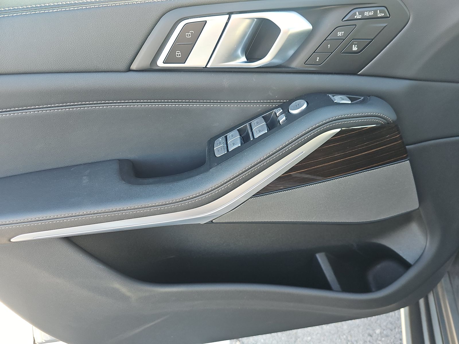 2024 BMW X7 xDrive40i AWD