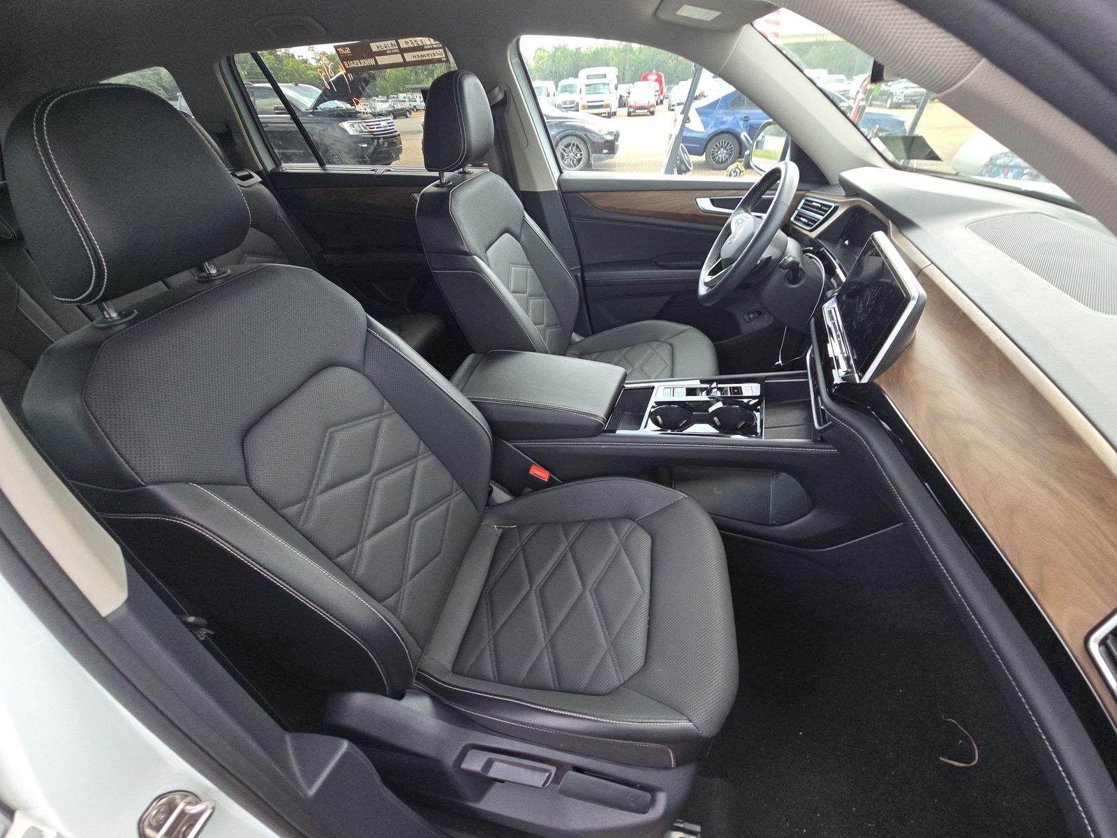 2024 Volkswagen Atlas 2.0T SE AWD