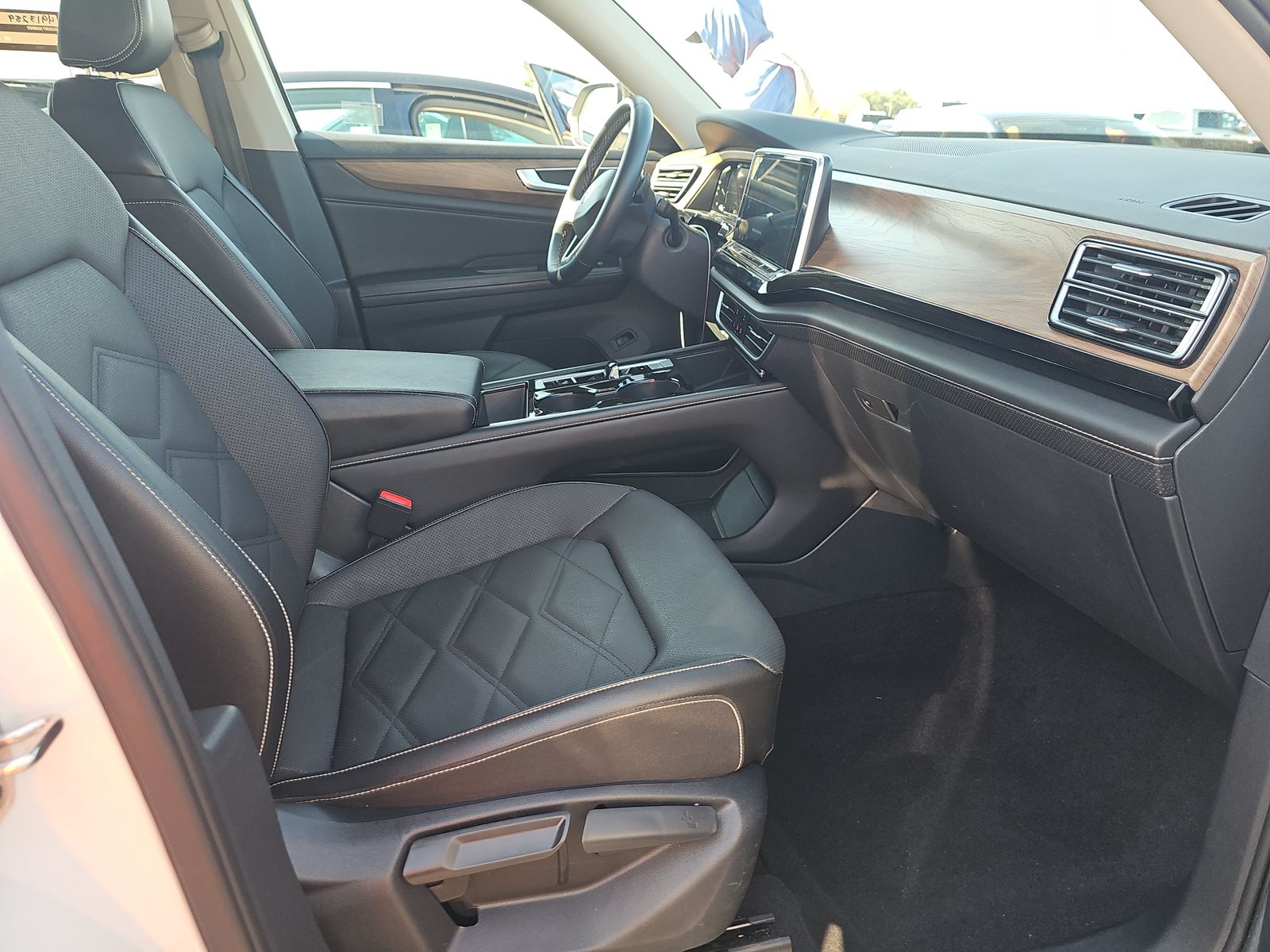 2024 Volkswagen Atlas 2.0T SE AWD