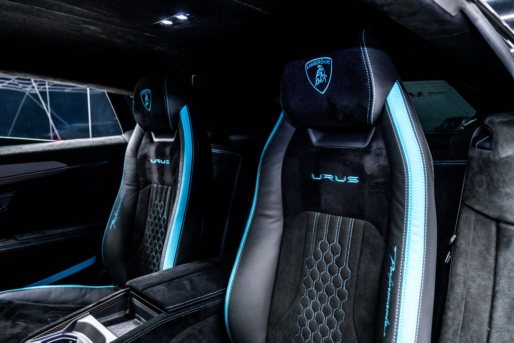 2023 Lamborghini Urus Performante AWD