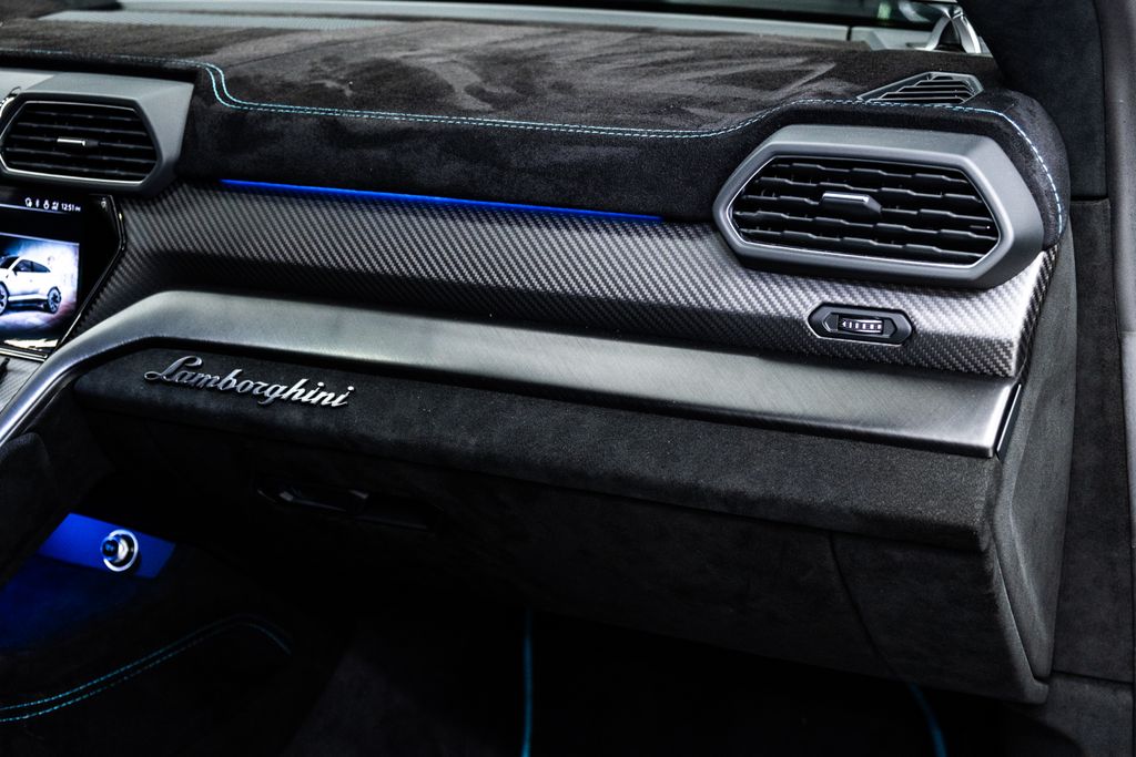 2023 Lamborghini Urus Performante AWD