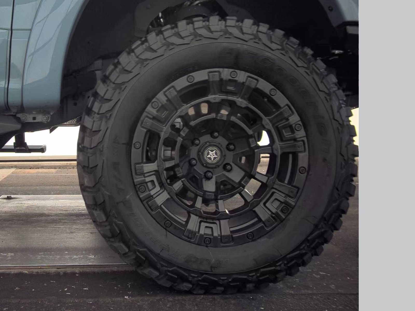 2023 Ford F-150 Lariat AWD