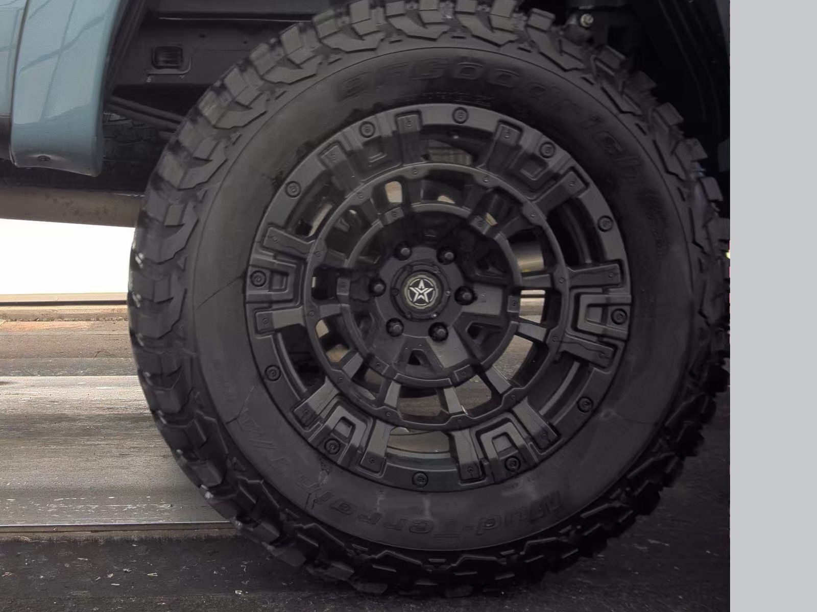 2023 Ford F-150 Lariat AWD