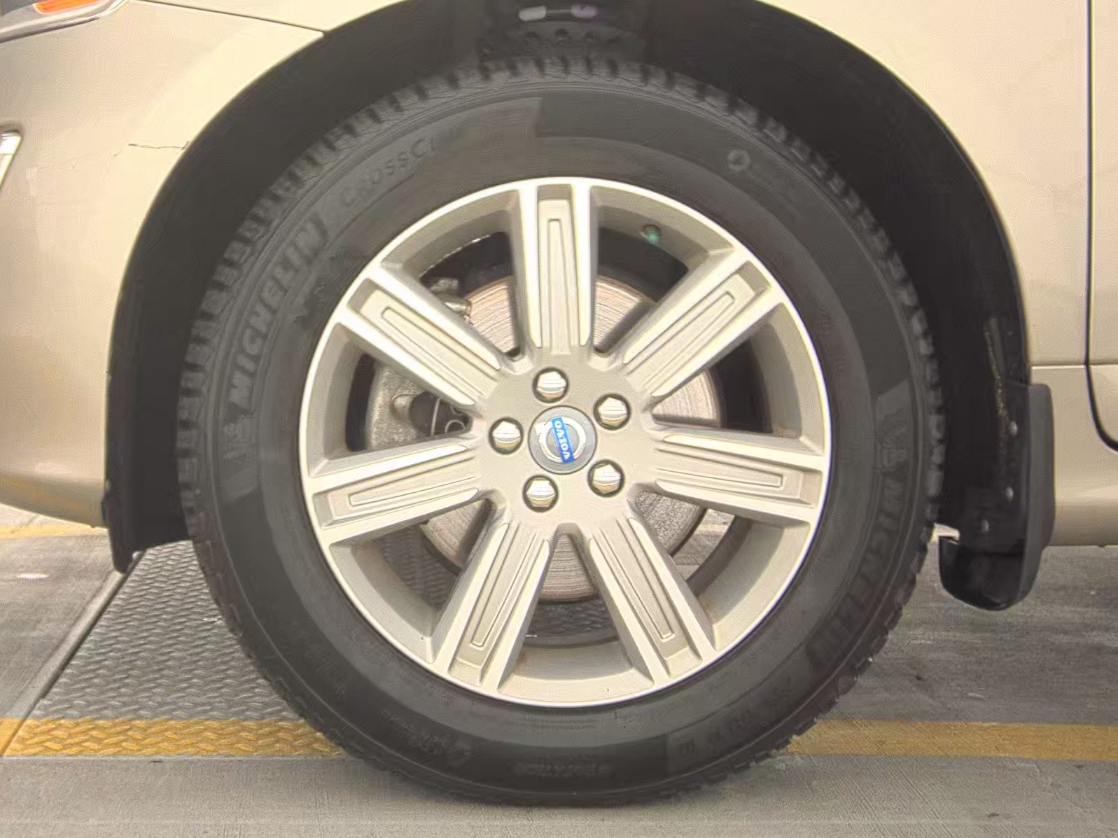 2016 Volvo XC60 T6 Platinum AWD