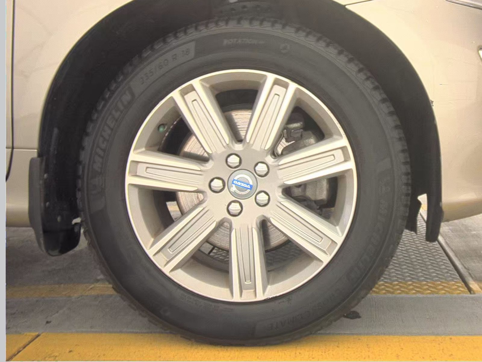 2016 Volvo XC60 T6 Platinum AWD