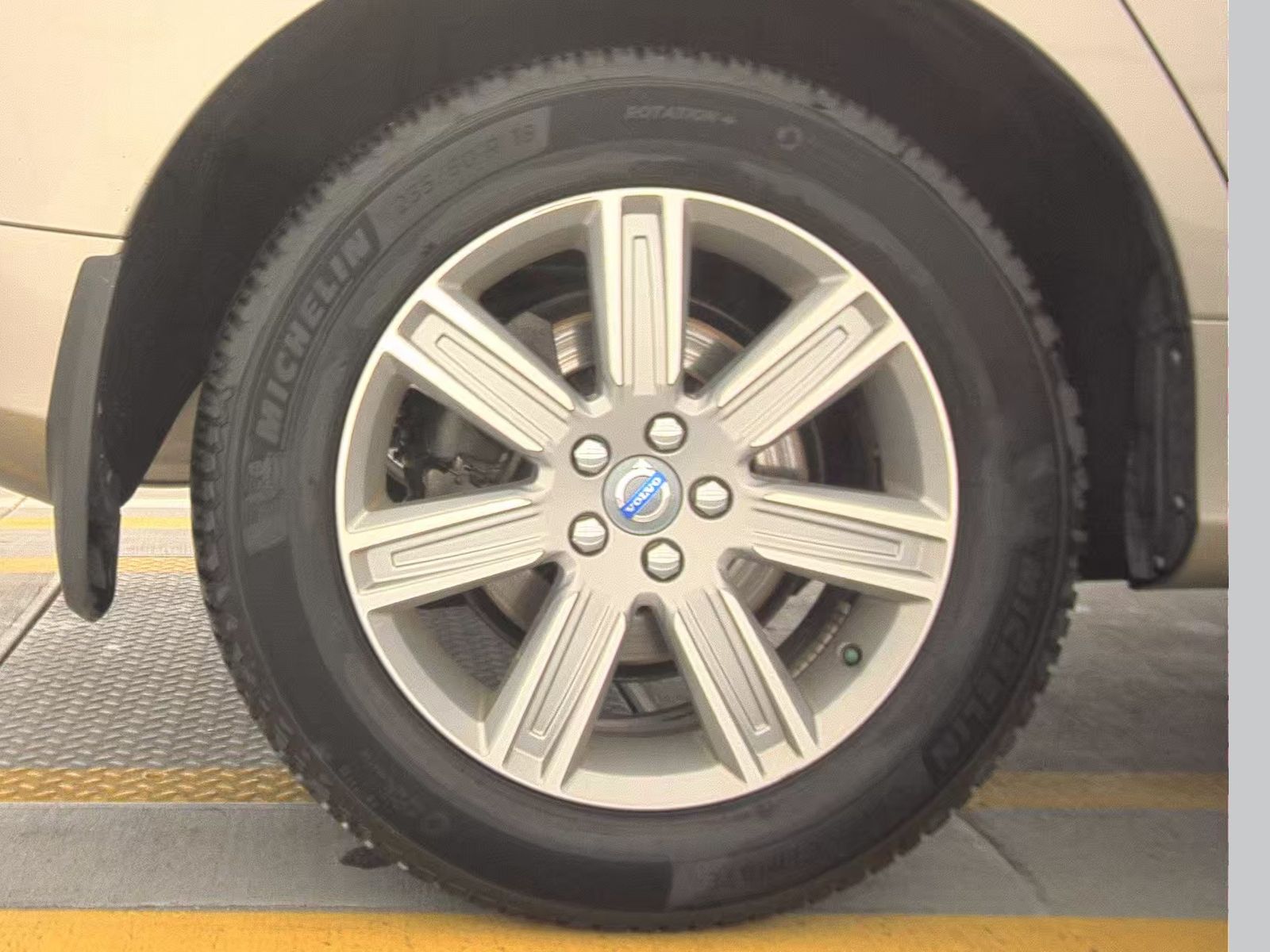 2016 Volvo XC60 T6 Platinum AWD