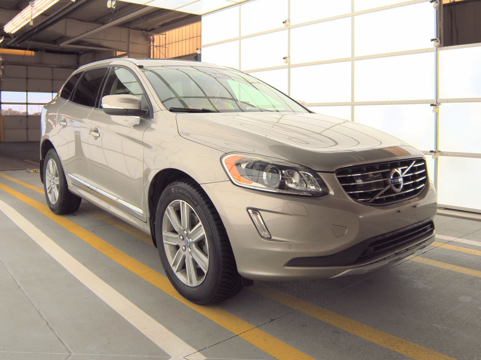 2016 Volvo XC60 T6 Platinum AWD