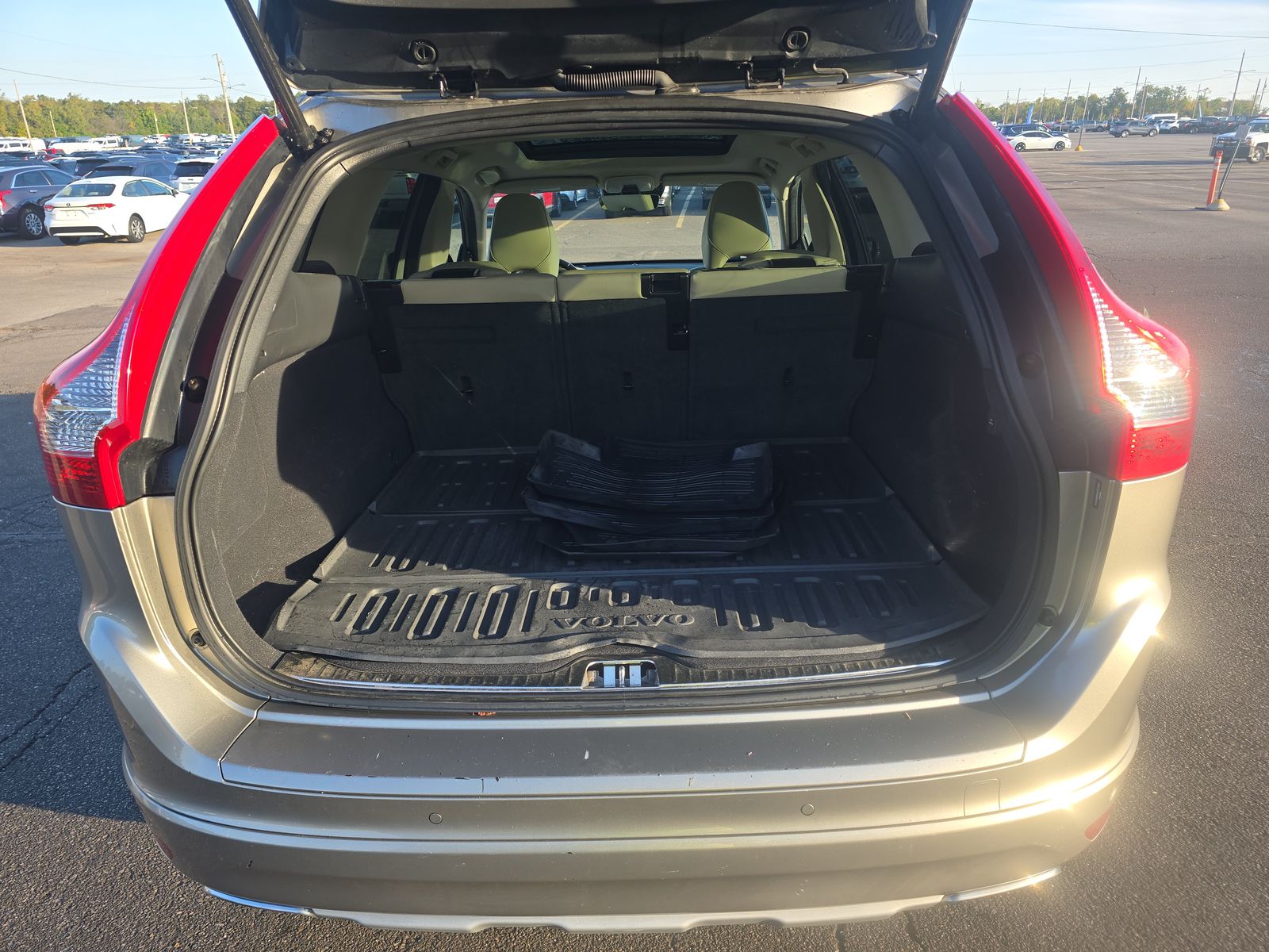 2016 Volvo XC60 T6 Platinum AWD