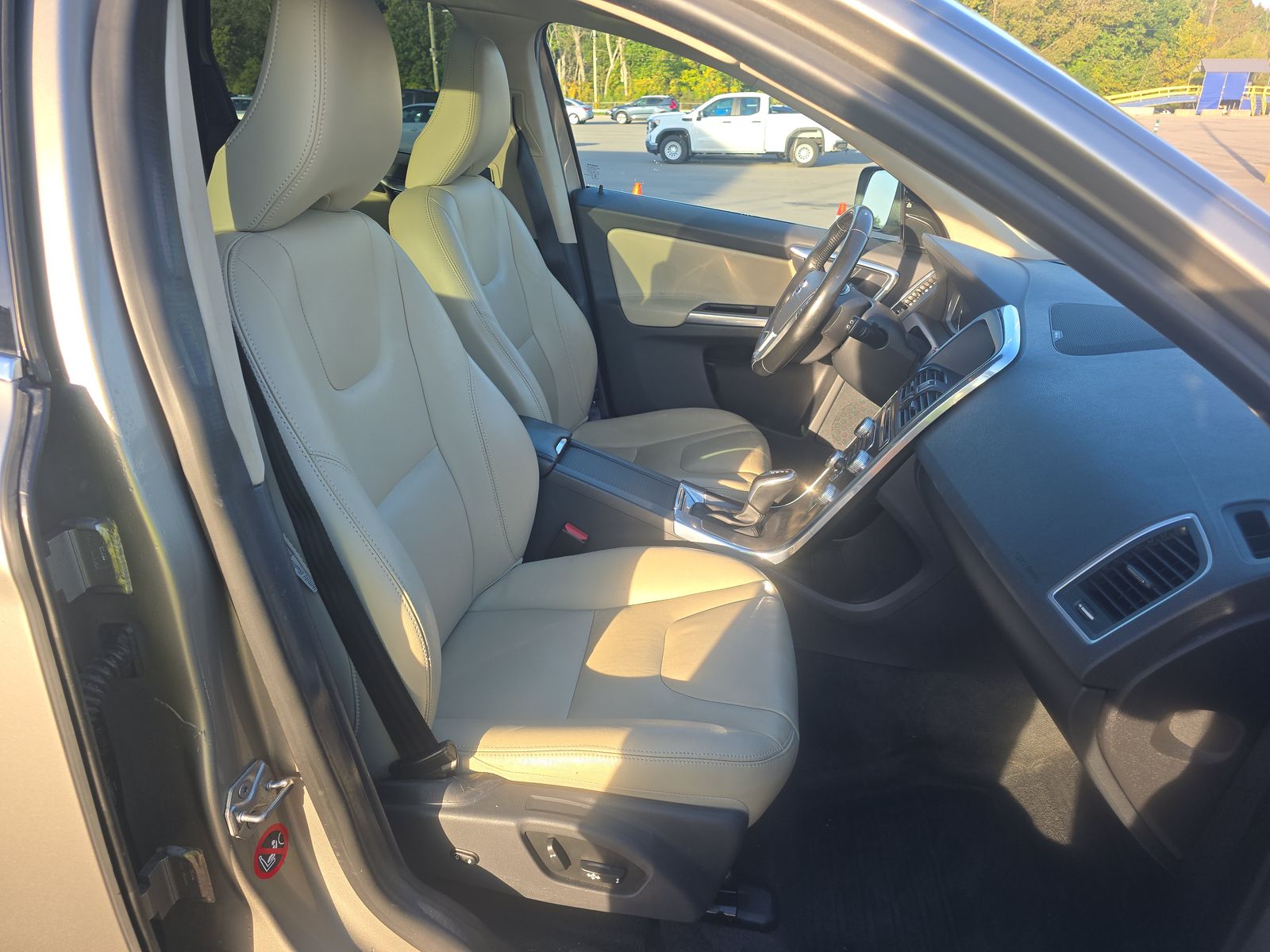 2016 Volvo XC60 T6 Platinum AWD