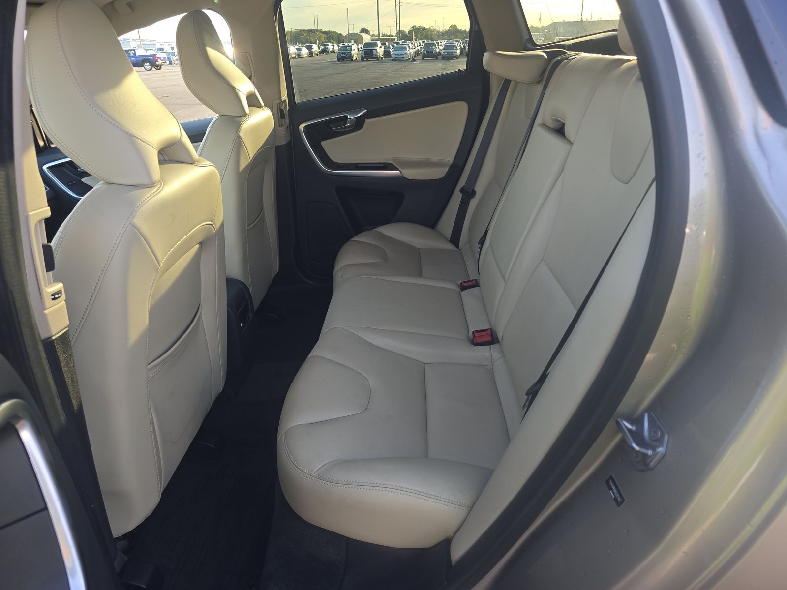 2016 Volvo XC60 T6 Platinum AWD