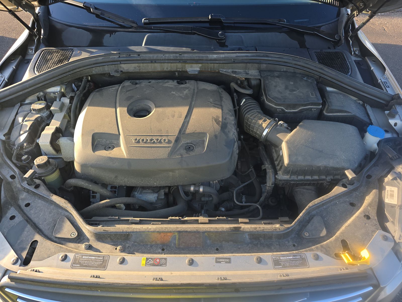 2016 Volvo XC60 T6 Platinum AWD