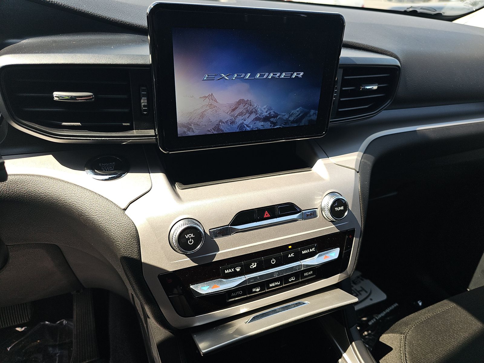 2024 Ford Explorer XLT AWD