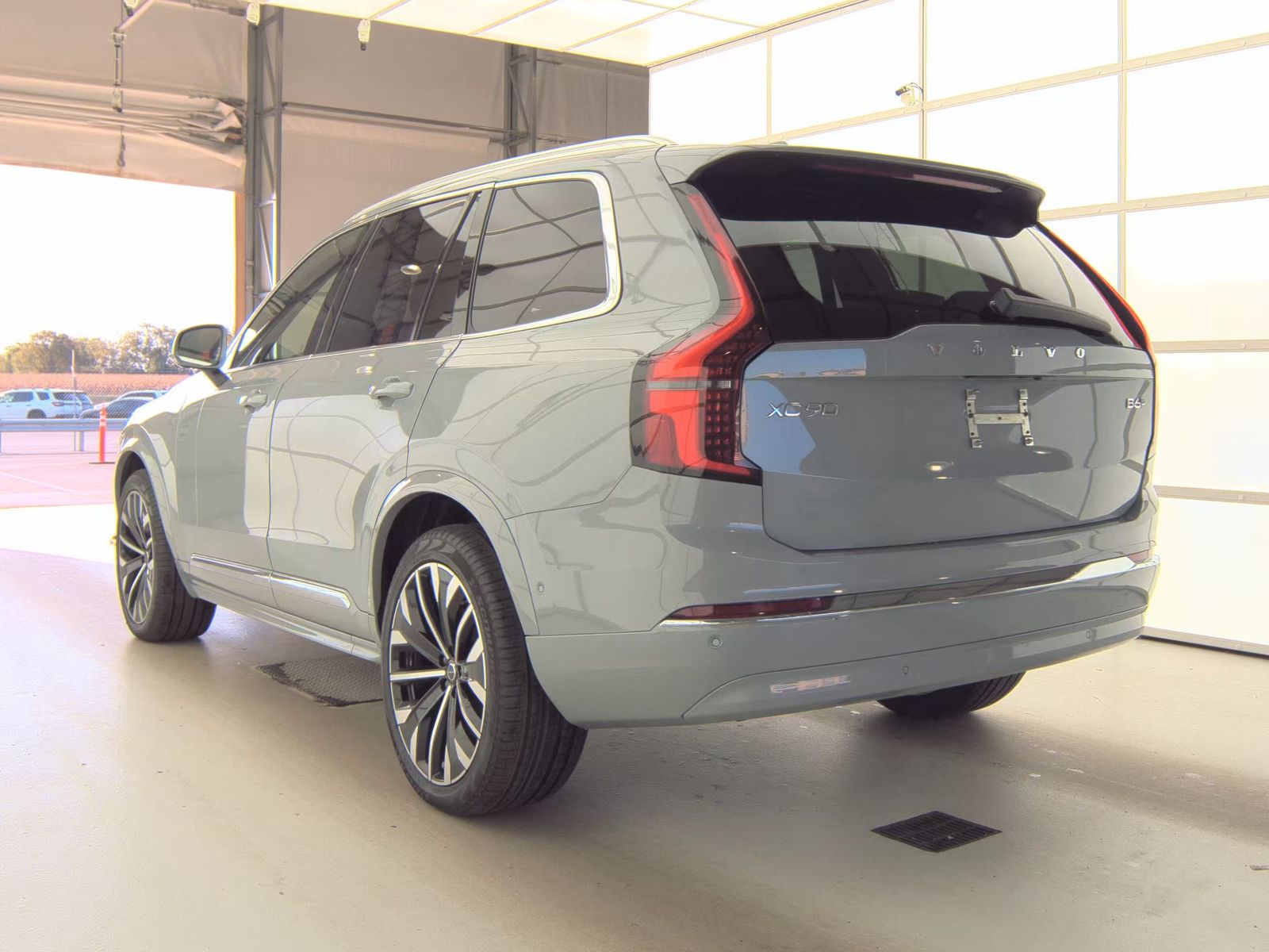 2025 Volvo XC90 B6 Plus AWD