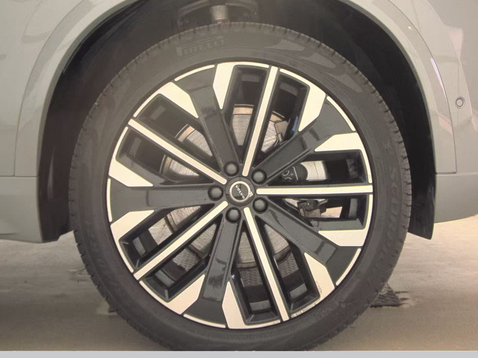 2025 Volvo XC90 B6 Plus AWD