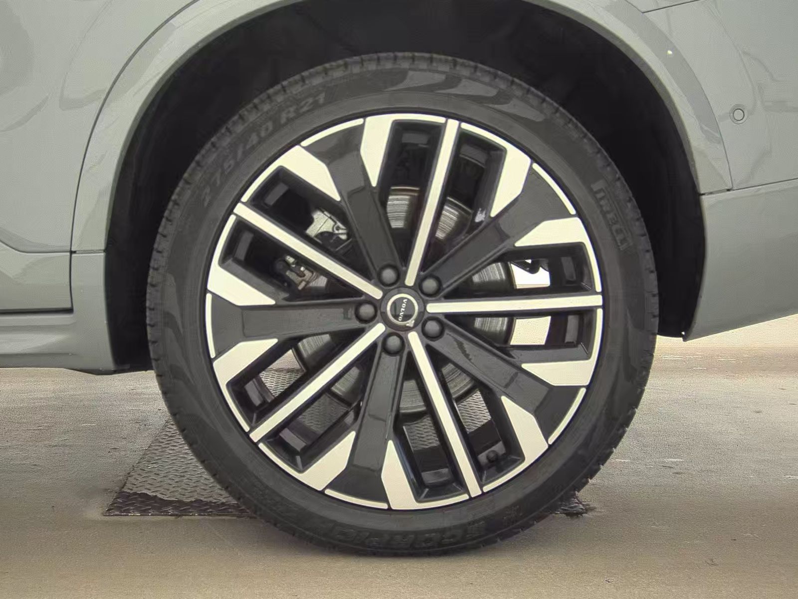 2025 Volvo XC90 B6 Plus AWD