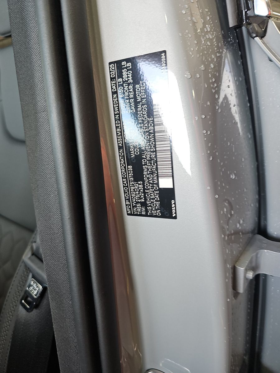 2025 Volvo XC90 B6 Plus AWD