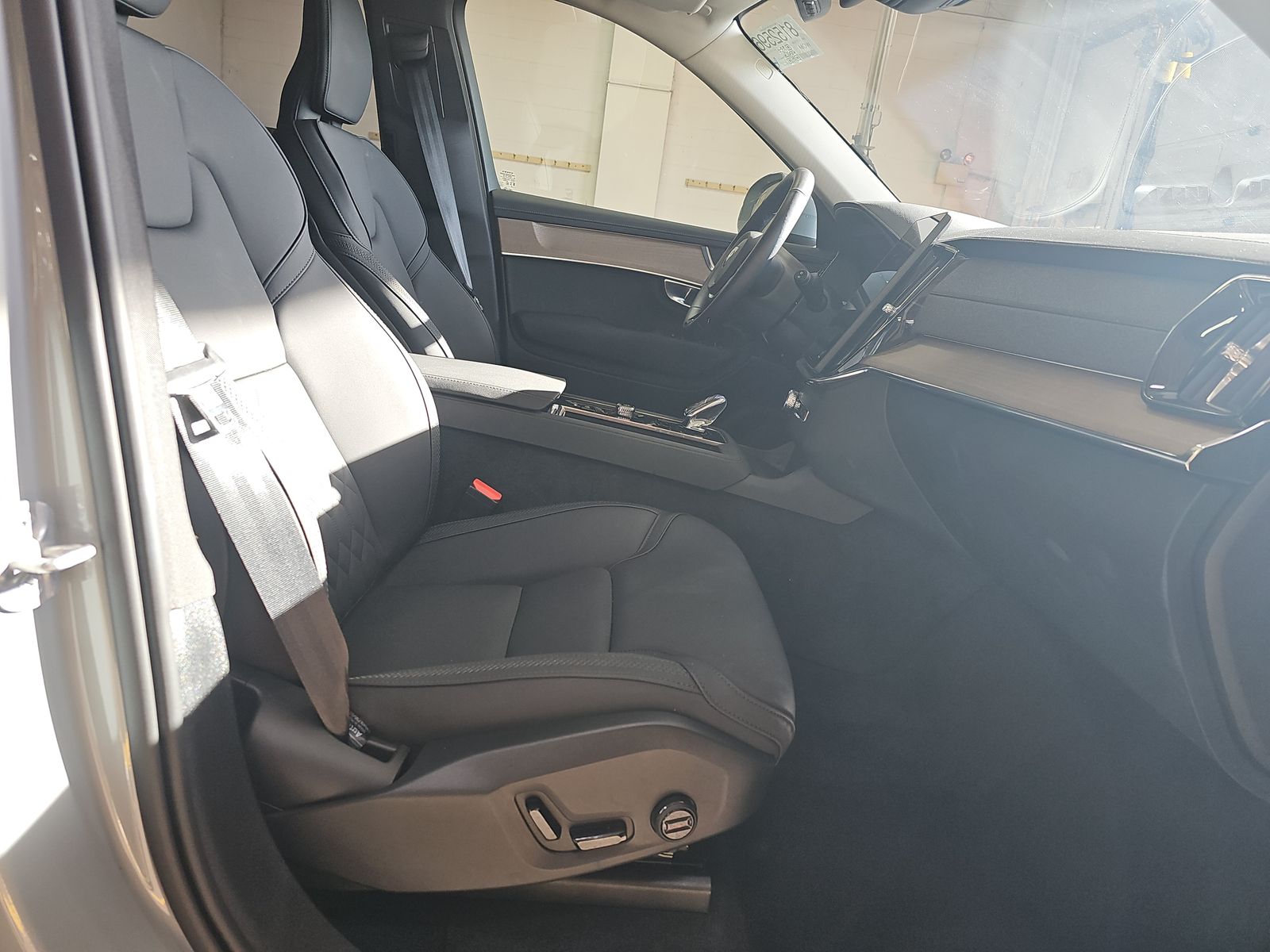 2025 Volvo XC90 B6 Plus AWD