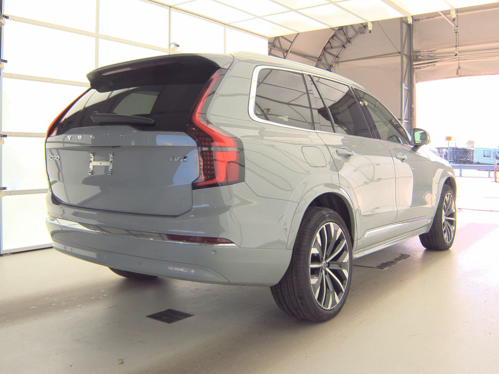 2025 Volvo XC90 B6 Plus AWD