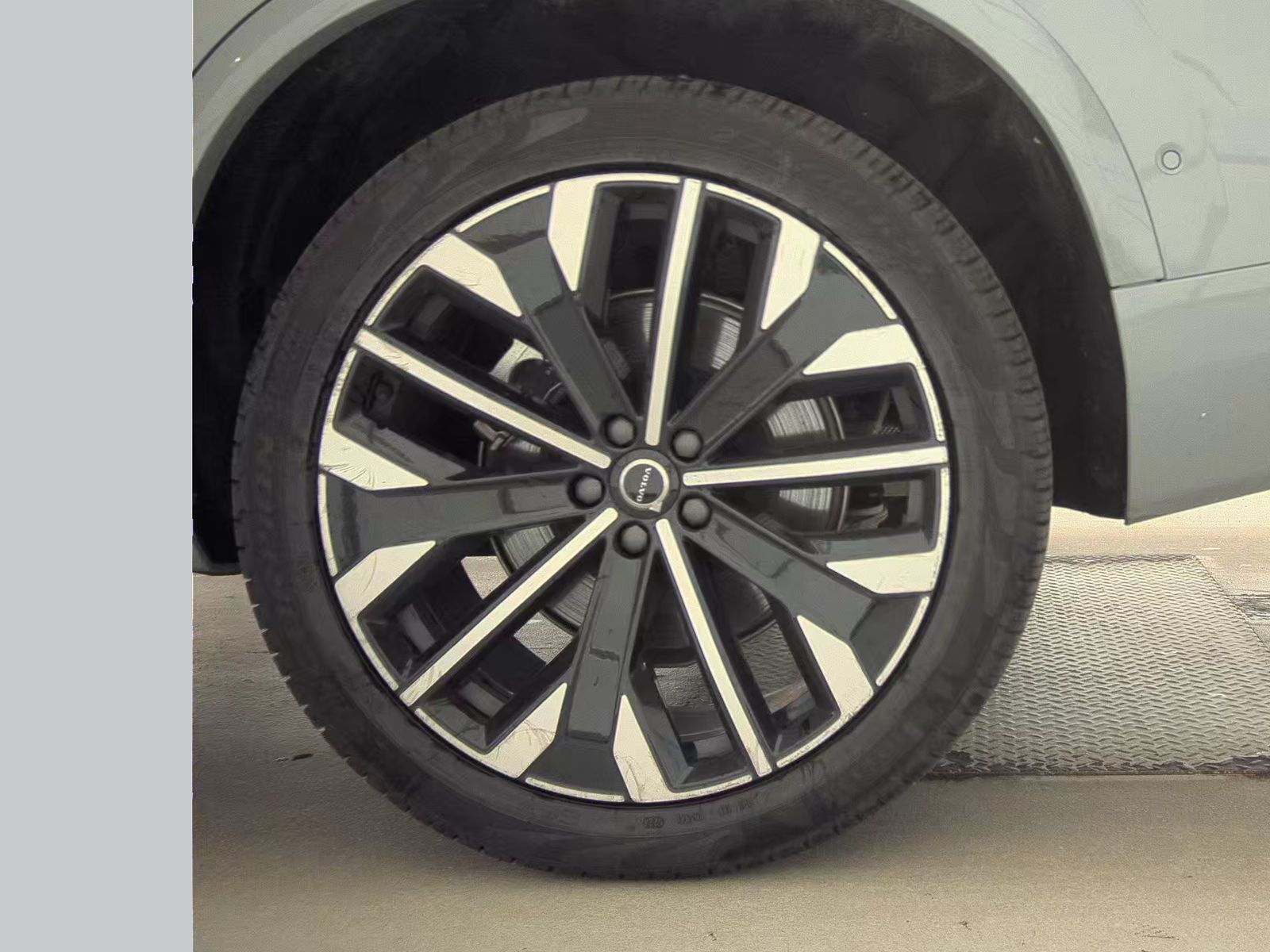 2025 Volvo XC90 B6 Plus AWD