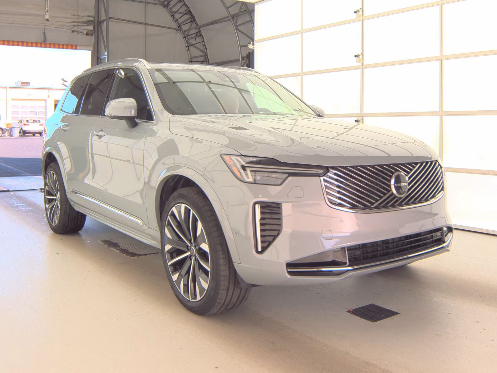 2025 Volvo XC90 B6 Plus AWD