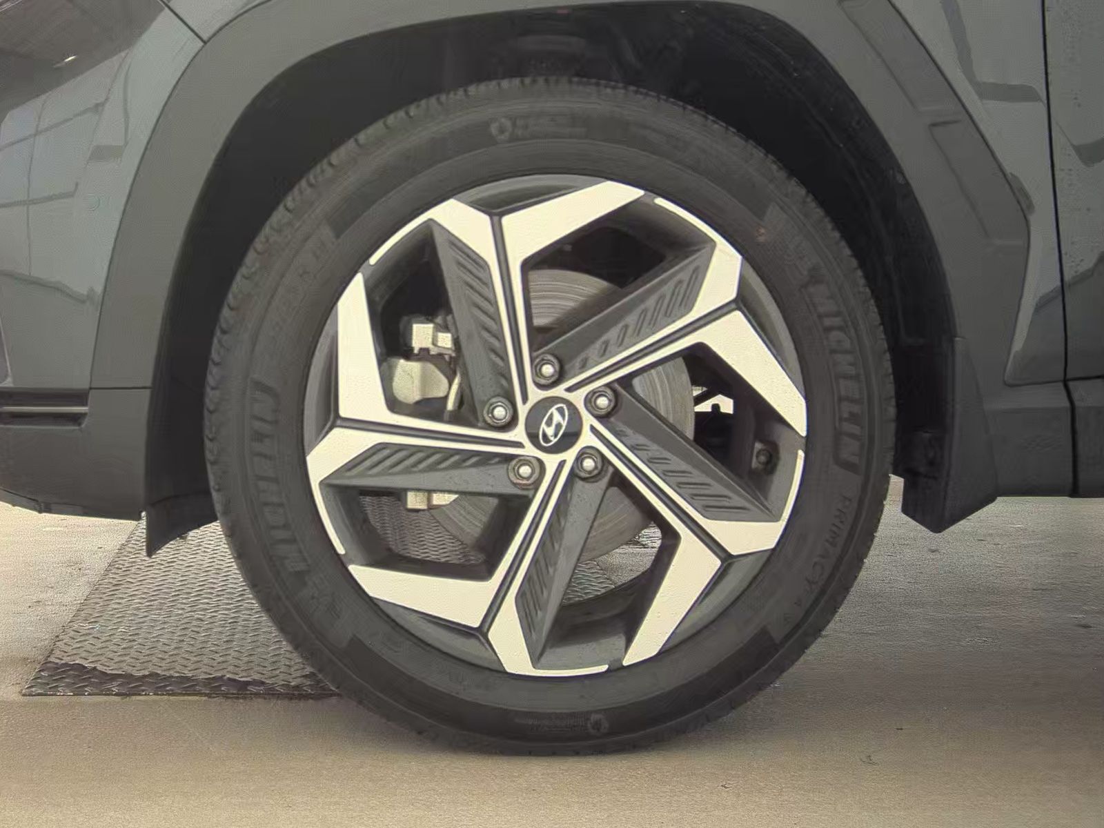 HYUNDAI TUCSON - 10
