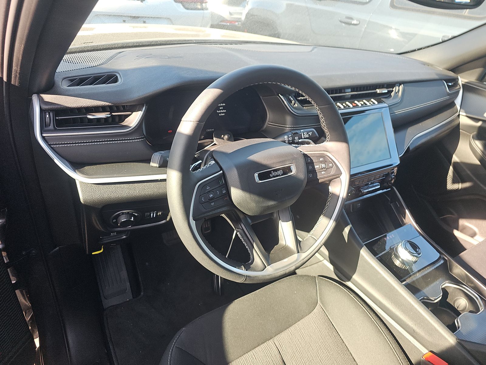 2024 Jeep Grand Cherokee Laredo AWD