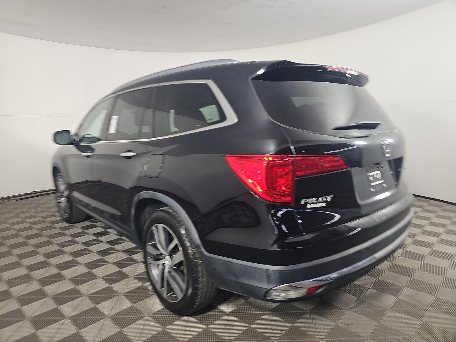 2016 Honda Pilot Touring FWD